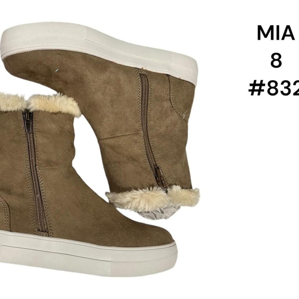 New MIA Suede Wedge Boots W/Fur Trim Size 8‎
